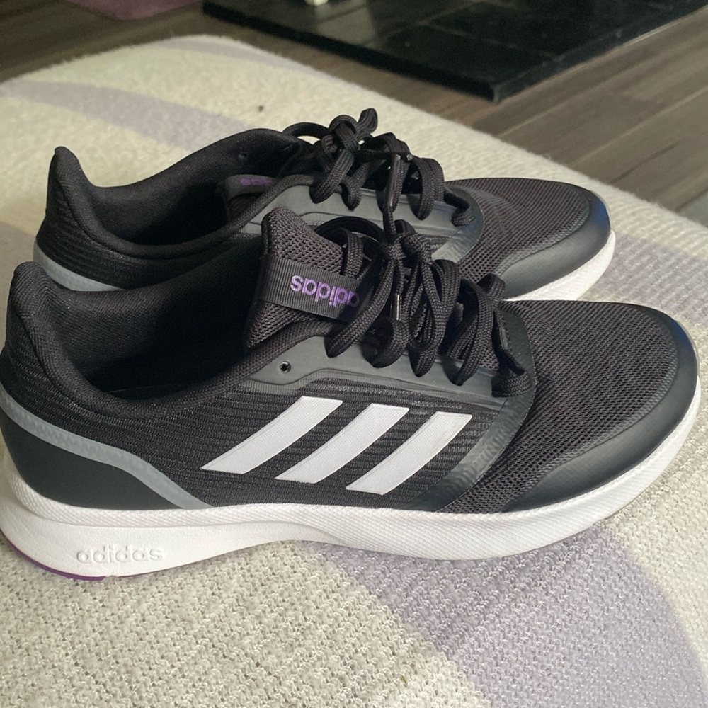 Adidas Cloadfoam sneakers